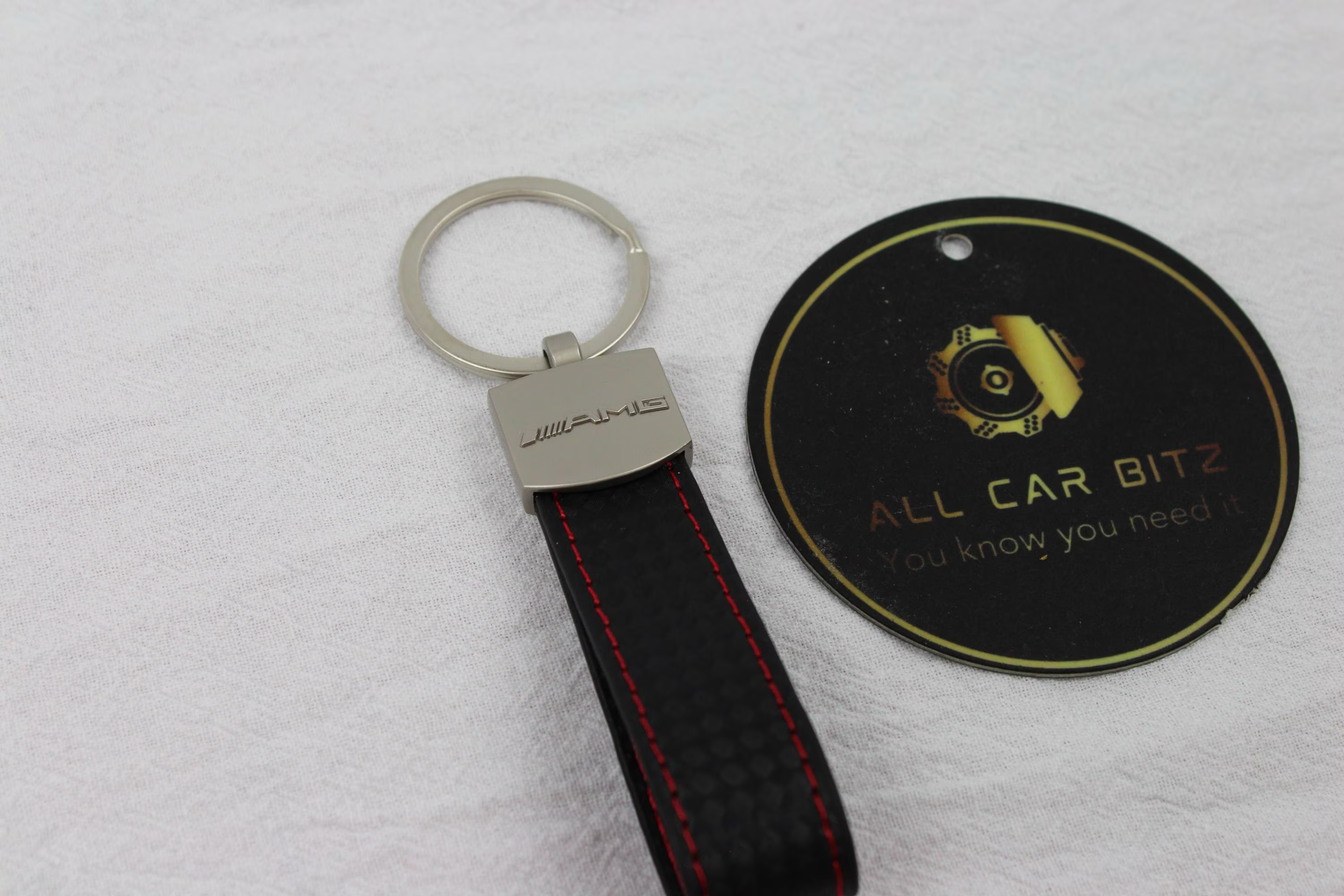 Mercedes Logo Keychain AMG – Carbon Fibre Effect Leather Key Ring with Red Stitching
