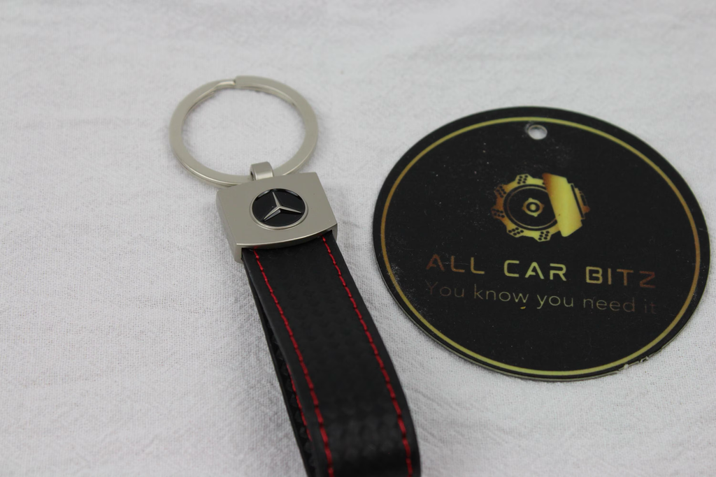 Mercedes Logo Keychain Black – Carbon Fibre Effect Leather Key Ring with Red Stitching